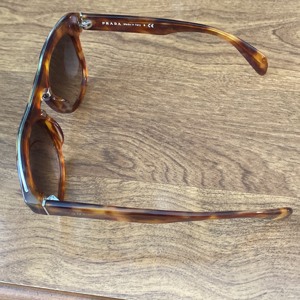 Prada sunglasses; tortoise frames; original case and box unisex - Picture 8 of 13